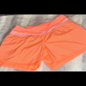 🍋 Lululemon size 4 Groovy run shorts 4”